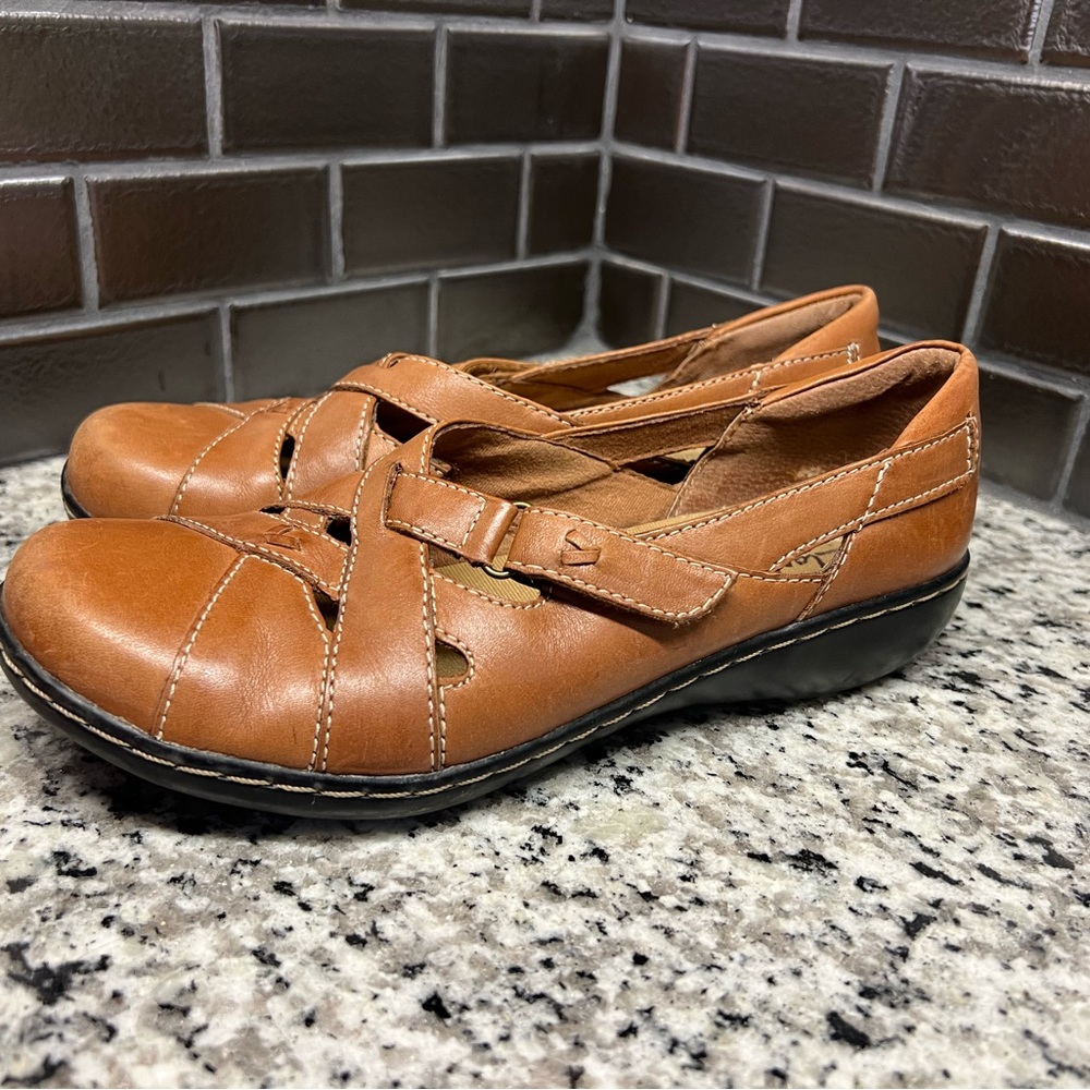 Clarks Bendables Women’s sz 7 brown leather casual shoes, GUC!!